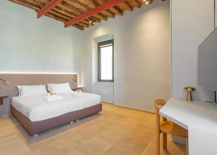 Spanish Steps Exclusive 3bdr * Rom
