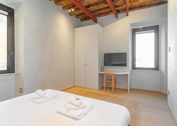 Spanish Steps Exclusive 3bdr *