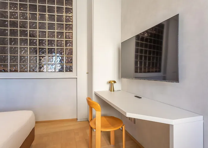 Spanish Steps Exclusive 3bdr *