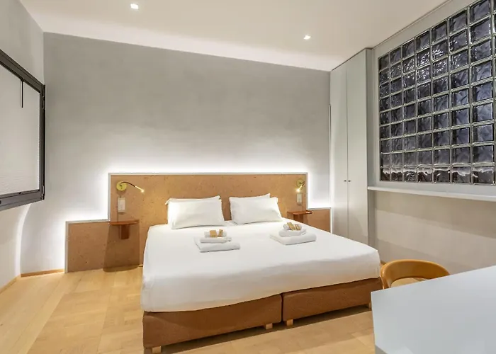 Spanish Steps Exclusive 3bdr Apartment