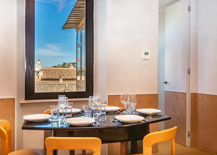 Spanish Steps Exclusive 3bdr Apartment