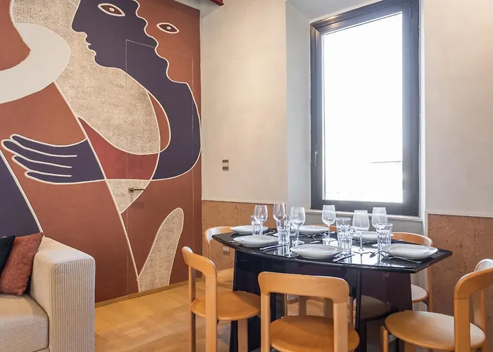 Spanish Steps Exclusive 3bdr Apartment