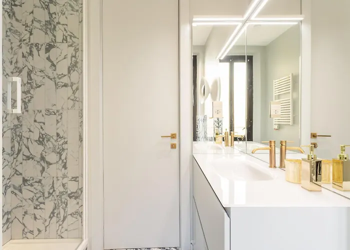 Spanish Steps Exclusive 3bdr Apartment *